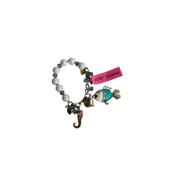 Betsey Johnson Womens Sea Excursion Collection Charm Pearl Bracelet NEW - Picture 1 of 2